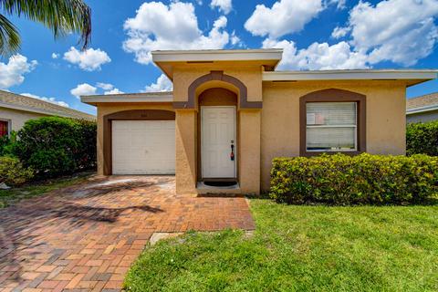 551 E Ridge Cir S, Boynton Beach, FL 33435