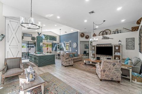 1653 W Classical Blvd, Delray Beach, FL 33445