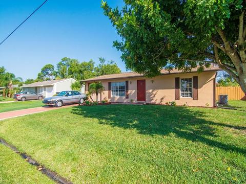 517 SE Faith Ter, Port Saint Lucie, FL 34983