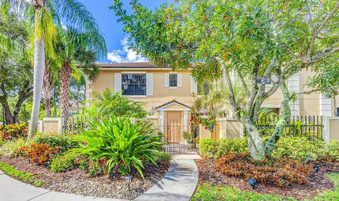351 Prestwick Cir #2, Palm Beach Gardens, FL 33418