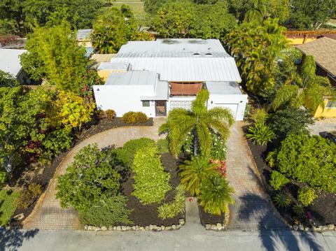 2425 Whale Harbor Ln, Fort Lauderdale, FL 33312