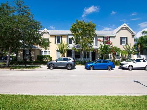 10635 SW Cam Run, Port Saint Lucie, FL 34987