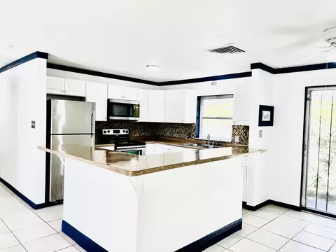 803 N 15th St, Fort Pierce, FL 34950
