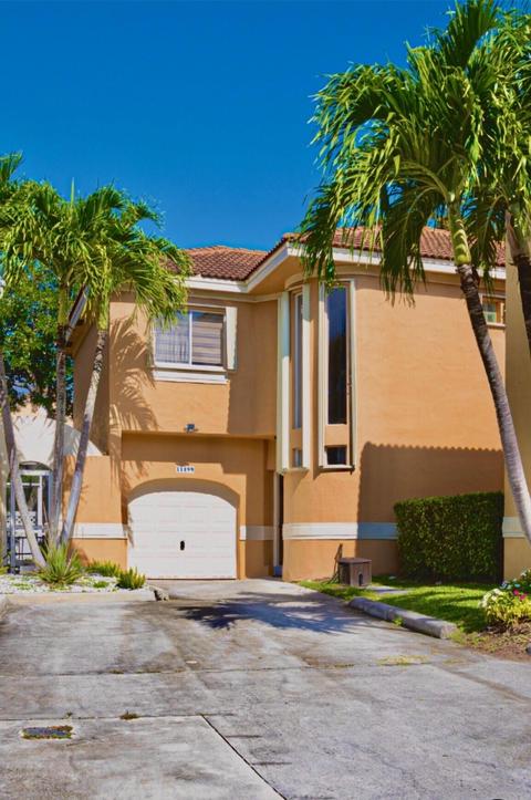 11199 Lakeview Dr #47-M, Coral Springs, FL 33071