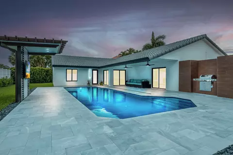 5143 Deerhurst Crescent Cir, Boca Raton, FL 33486