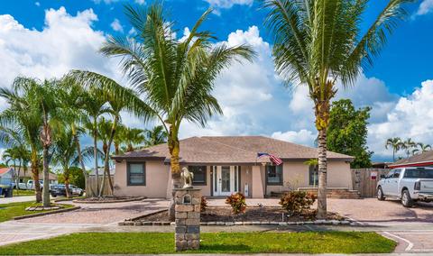 7400 SW 14th Ct, North Lauderdale, FL 33068
