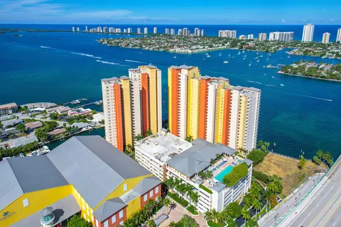 2640 Lake Shore Dr #2112, Riviera Beach, FL 33404