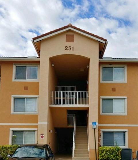 231 SW Palm Sw Dr #106, Port Saint Lucie, FL 34986