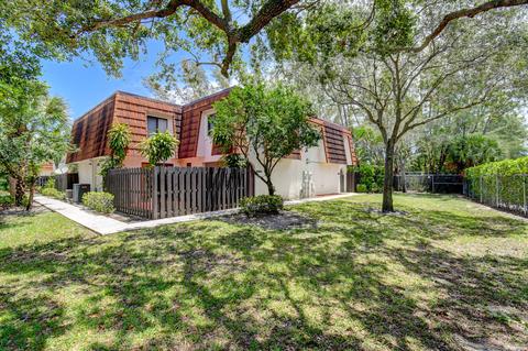 2212 White Pine Cir #C, Greenacres, FL 33415