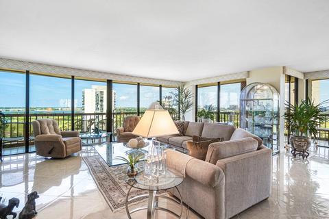 2450 Presidential Way #1608, West Palm Beach, FL 33401