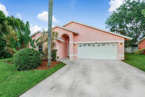 49 Sparrow Dr, Royal Palm Beach, FL 33411