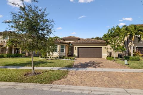 7107 Limestone Cay Rd, Limestone Creek, FL 33458