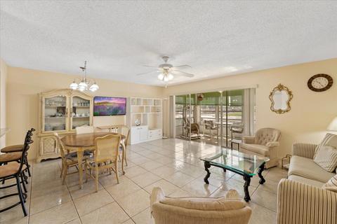 711 Lori Dr #211, Palm Springs, FL 33461