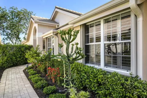 3751 Shearwater Dr, Jupiter, FL 33477