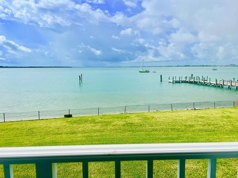 30 Harbour Isle Dr #205, Hutchinson Island, FL 34949