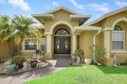 5311 NW Alter Ct, Port Saint Lucie, FL 34983