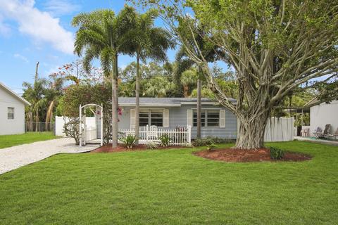 601 N Pennock Ln, Jupiter, FL 33458
