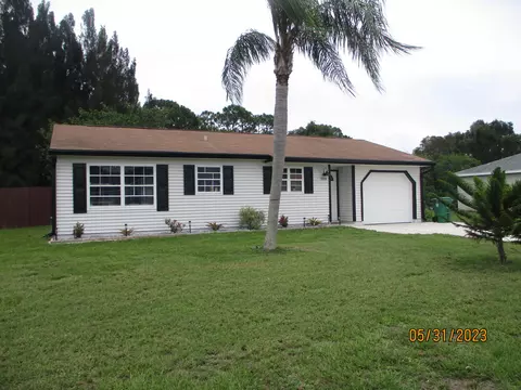 1301 SE Belcrest St, Port Saint Lucie, FL 34952