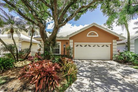 231 Canterbury W Dr, Palm Beach Gardens, FL 33418