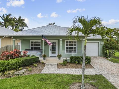 942 SW 30th St, Palm City, FL 34990