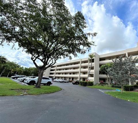 3154 Via Poinciana #311, Lake Worth, FL 33467