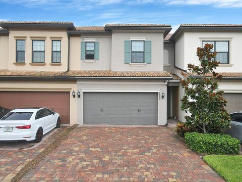 8296 Cadre Noir Rd, Lake Worth, FL 33467