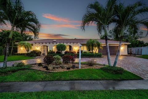 3548 Lakeview Dr, Delray Beach, FL 33445