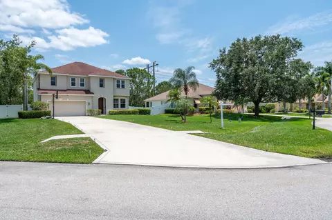 5812 NW Windy Pines Ln, Port Saint Lucie, FL 34986