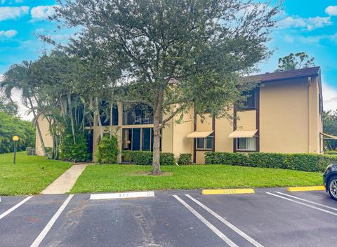 442 Pine Glen Ln #D-2, Greenacres, FL 33463