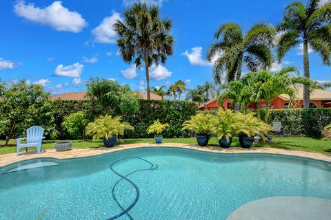 155 Fernwood Cres, Royal Palm Beach, FL 33411
