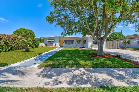 640 W Ilex Dr, Lake Park, FL 33403