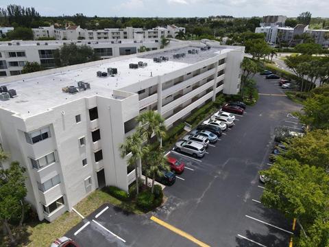 3186 Via Poinciana #213, Lake Worth, FL 33467