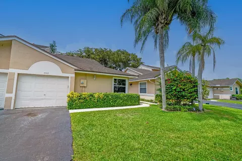1113 W Lakes Dr #1113, Deerfield Beach, FL 33442