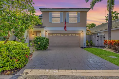 10 Commodore Pl, Palm Beach Gardens, FL 33418