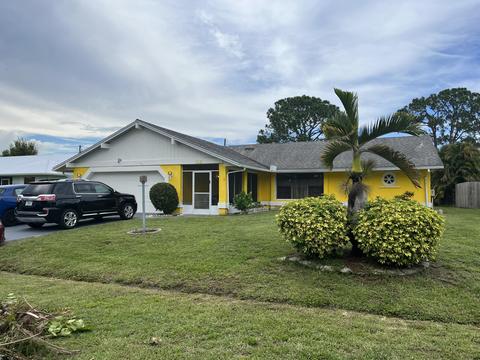 813 SE Sweetbay Ave, Port Saint Lucie, FL 34983