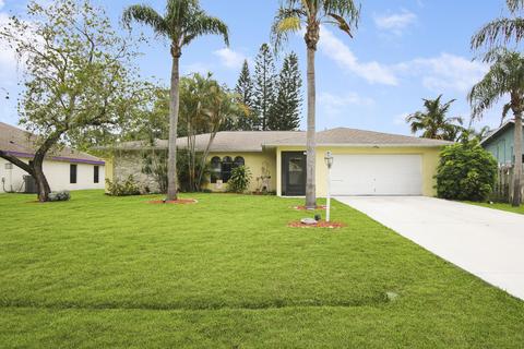 1689 SE Harp Ln, Port Saint Lucie, FL 34983