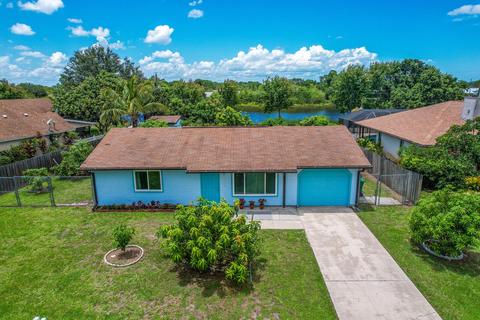 2373 SE Luau Ave, Port Saint Lucie, FL 34952