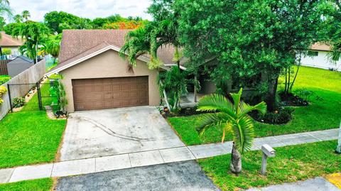 9933 NW 52nd St, Sunrise, FL 33351