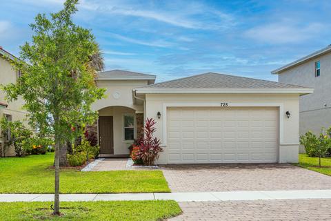 725 NW Leonardo Cir, Port Saint Lucie, FL 34986