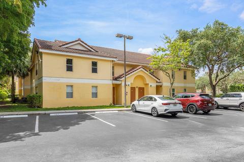7680 Westwood Dr #802, Tamarac, FL 33321