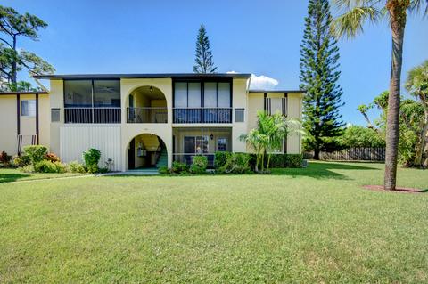 326 Pine Ridge Cir #D-1, Greenacres, FL 33463