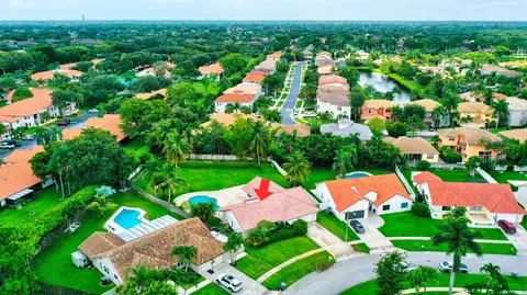 5822 Sun Pointe Cir, Boynton Beach, FL 33437