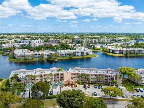 7480 N Devon Dr #106, Tamarac, FL 33321