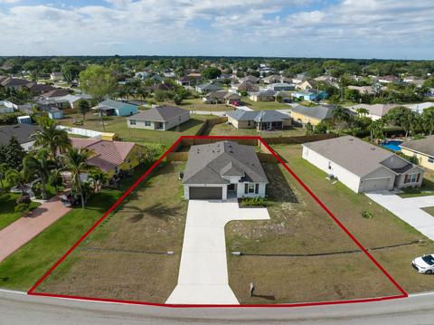 1158 SW Del Rio Blvd, Port Saint Lucie, FL 34953