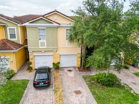 933 Pipers Cay Dr, West Palm Beach, FL 33415