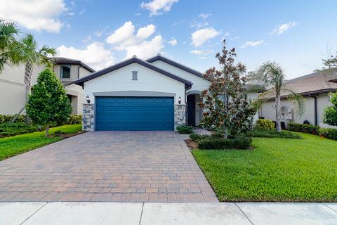 375 SE Courances Dr, Port Saint Lucie, FL 34984
