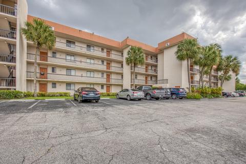 5981 Via Vermilya #201, Lake Worth, FL 33462