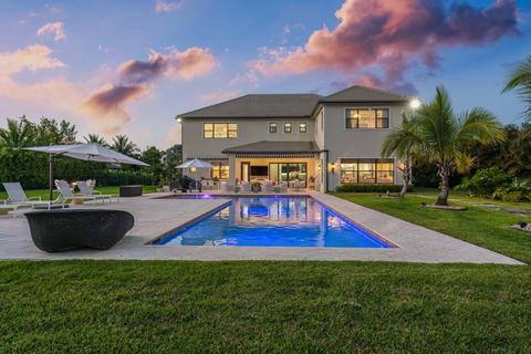 8208 SE Red Root Way, Jupiter, FL 33458