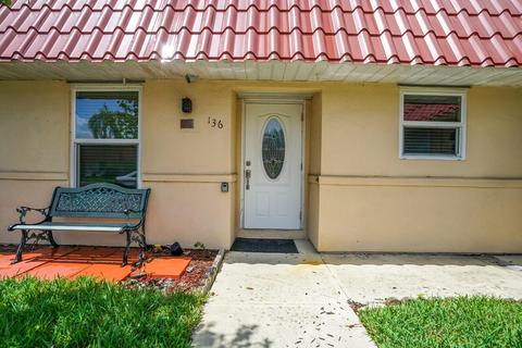 136 Amherst Ln, Lake Worth, FL 33467