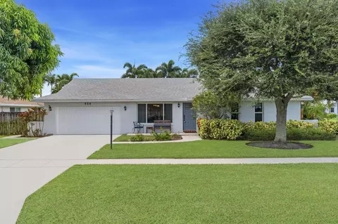 555 SW 25th Ave, Boynton Beach, FL 33435